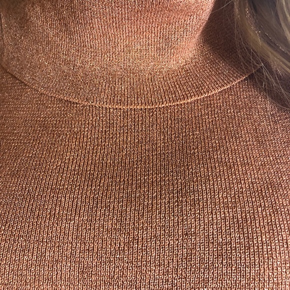 Solddd Outtt - Picture 3 of 4